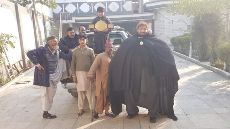Hulk paquistanês de 436 quilos reivindica ser o homem mais forte do mundo