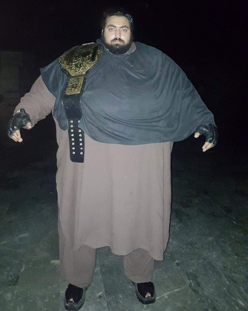 Hulk paquistanês de 436 quilos reivindica ser o homem mais forte do mundo