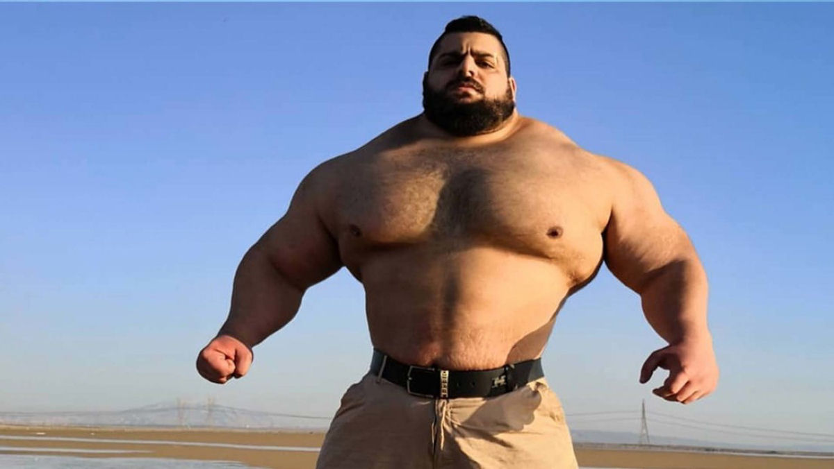 O 'Hulk iraniano' foi humilhado em sua estreia no mundo do boxe