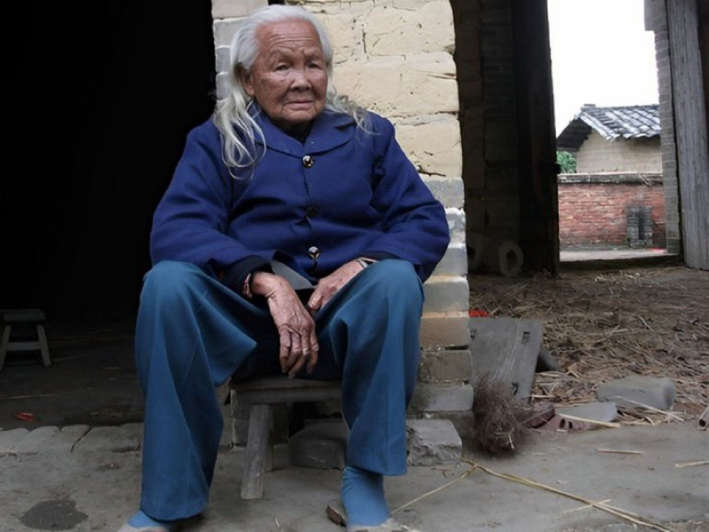 Vov zumbi: em 2012, chinesa de 95 anos aterrorizou vizinhos ao sair do caixo seis dias depois de 