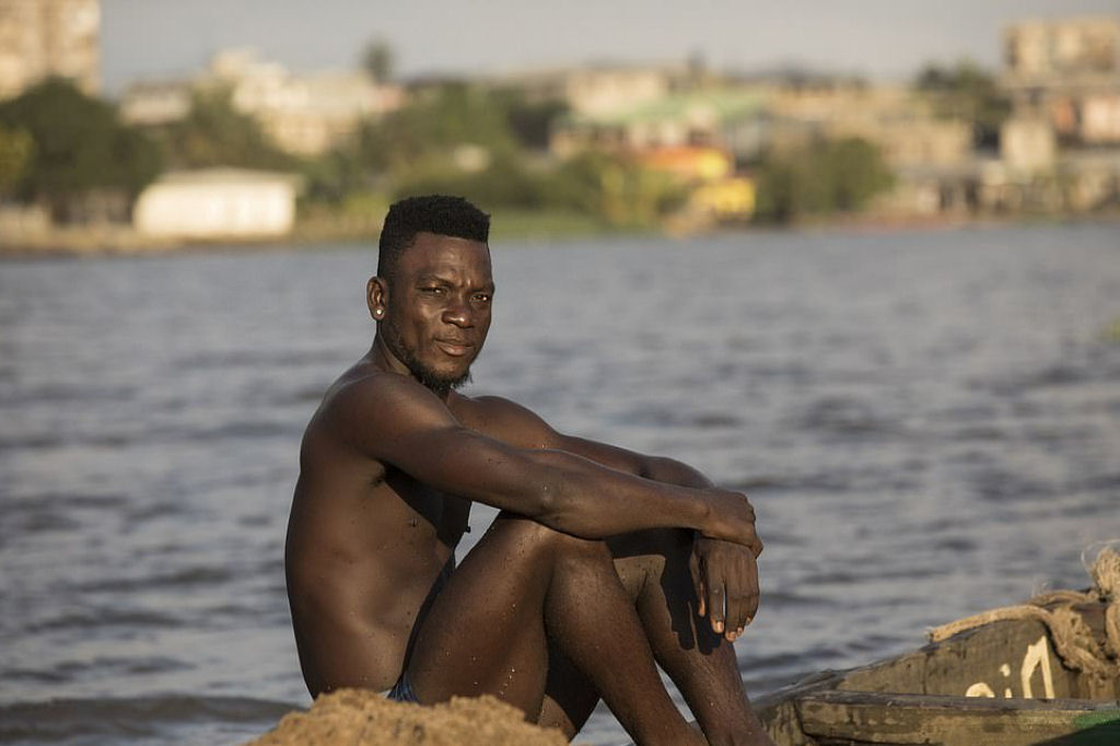 Fotos mostram o fsico incrivelmente esculpido dos mineradores de areia em Camares