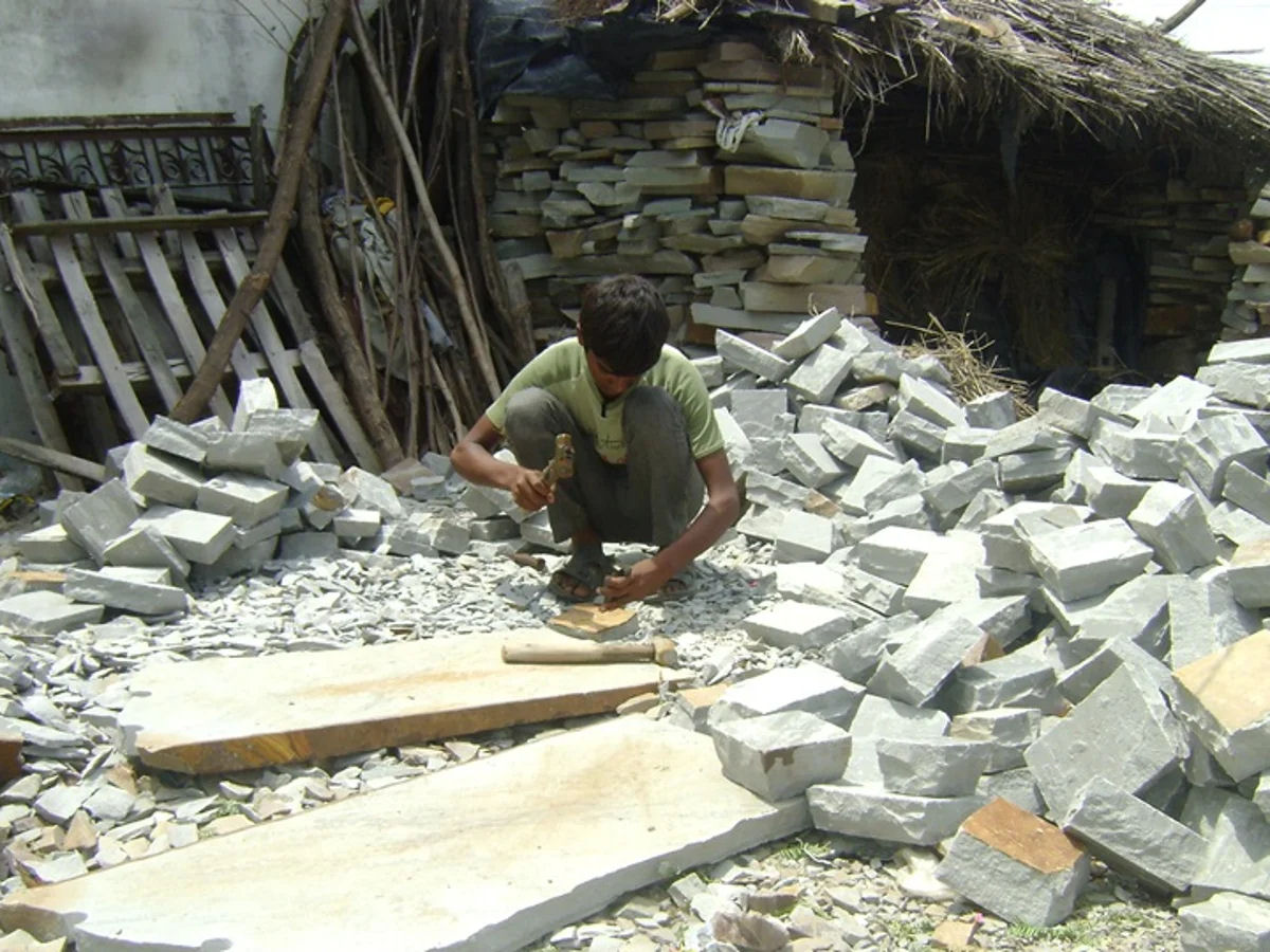 Como milhões de indianos estão presos em uma forma moderna de escravidão em pedreiras de arenito