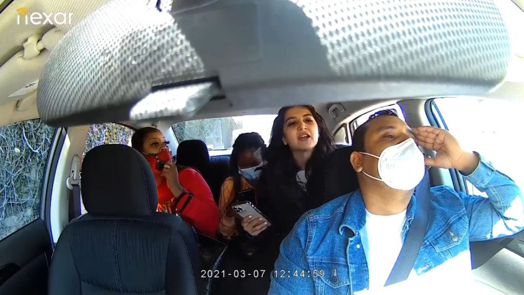 Mulher anti-máscara que insultou e tossiu em um motorista do Uber foi presa