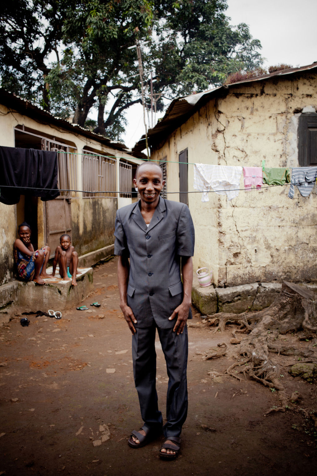 Sobreviventes do Ebola: 16 fotos comoventes da volta para casa 08