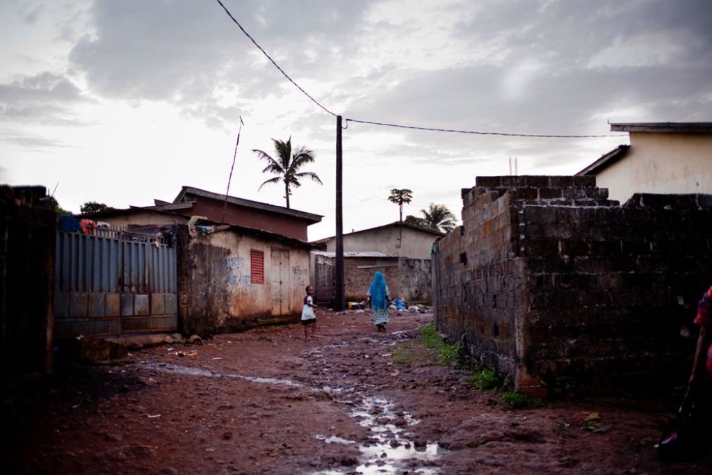 Sobreviventes do Ebola: 16 fotos comoventes da volta para casa 14