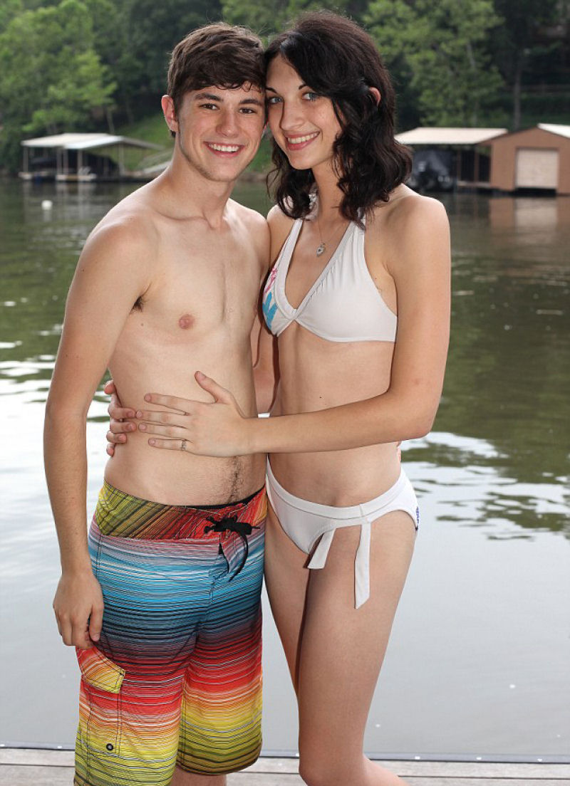 Katie e Arin: o casal transsexual adolescente do vero boreal 07
