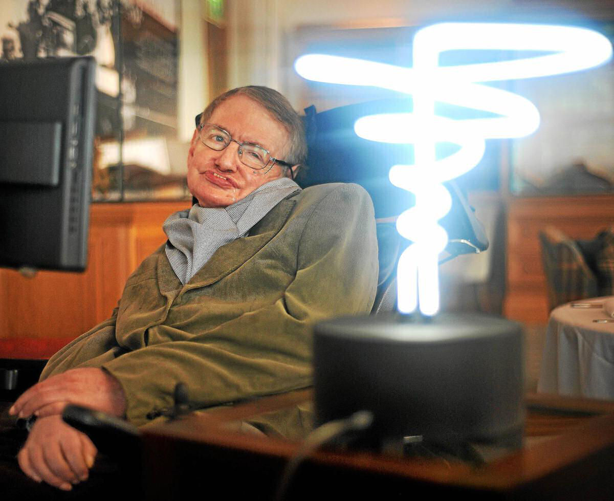 Stephen Hawking explicou por que acha que deus no existe no ltimo livro que publicou antes de morrer