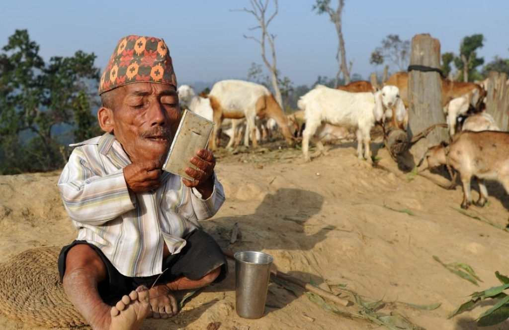 Novo menor homem do mundo encontrado em aldeia do Nepal 02