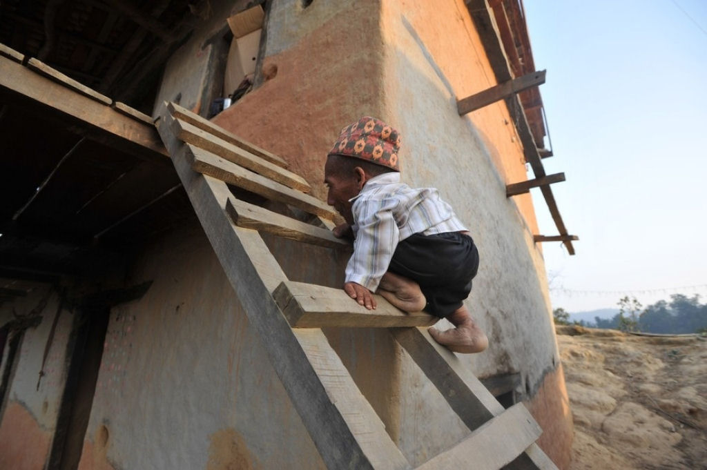 Novo menor homem do mundo encontrado em aldeia do Nepal 05