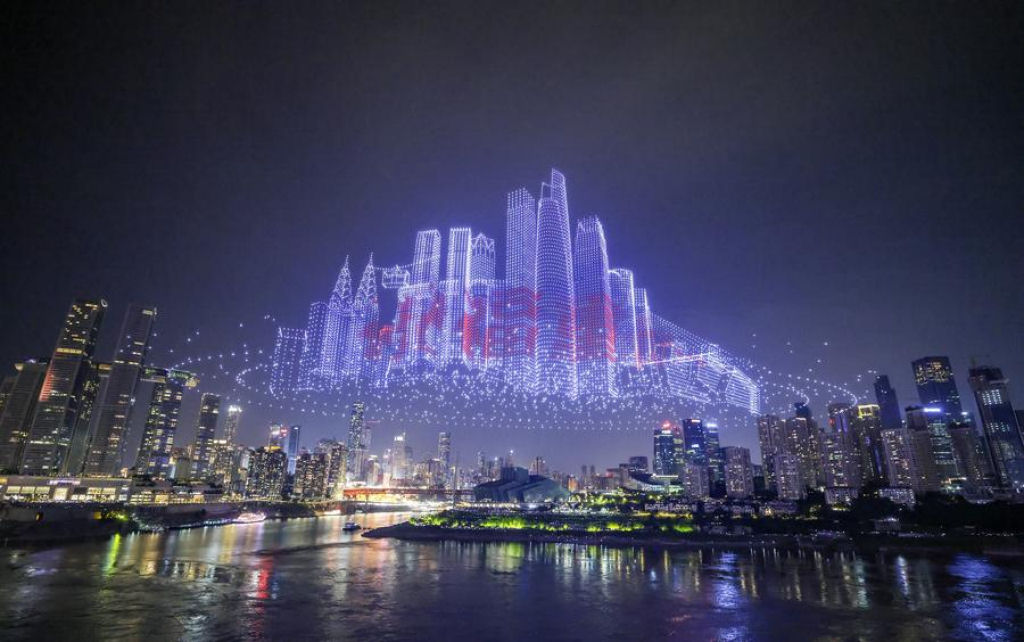Show de luzes com drones quebra recorde em Chongqing, sudoeste da China