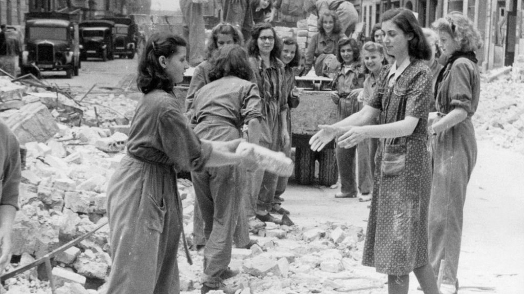 Trmmerfrauen: as mulheres que ajudaram a reconstruir a Alemanha aps a 2 Guerra Mundial 02