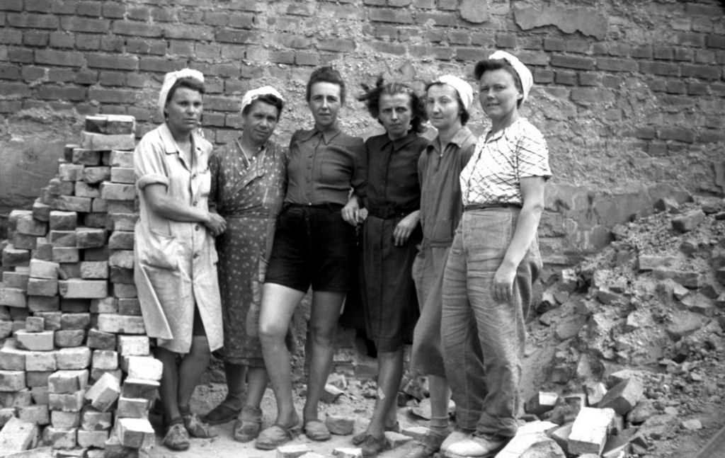 Trmmerfrauen: as mulheres que ajudaram a reconstruir a Alemanha aps a 2 Guerra Mundial 04