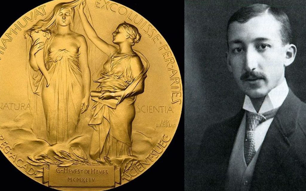 George de Hevesy dissolveu duas medalhas de ouro do Nobel para mantê-las longe dos nazistas