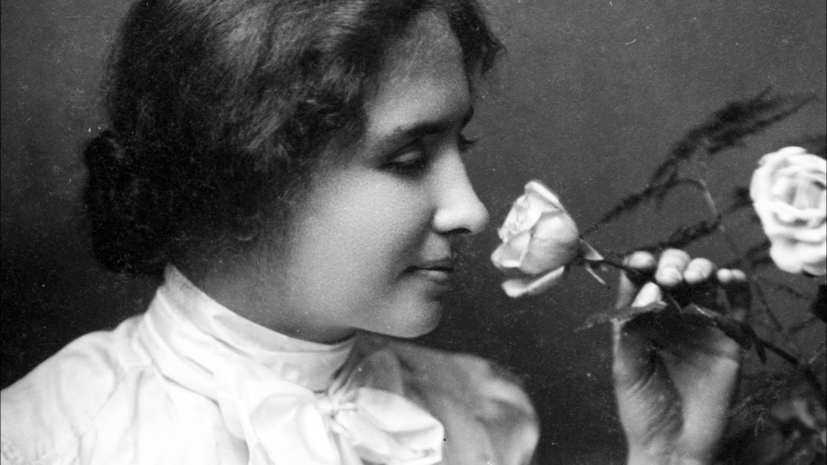 Imagens raras de Helen Keller falando em 1930