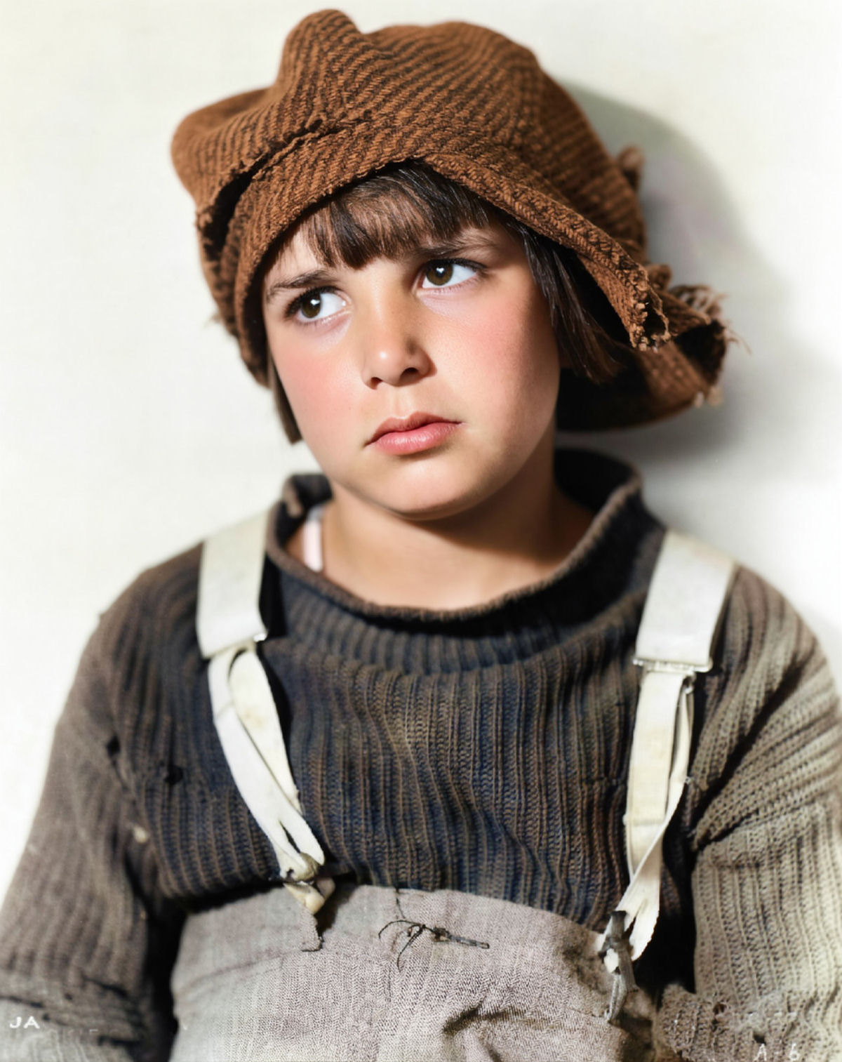 Como a mãe e o padrasto do 'Garoto', criado por Chaplin, gastaram sua fortuna de 4 milhões de dólares
