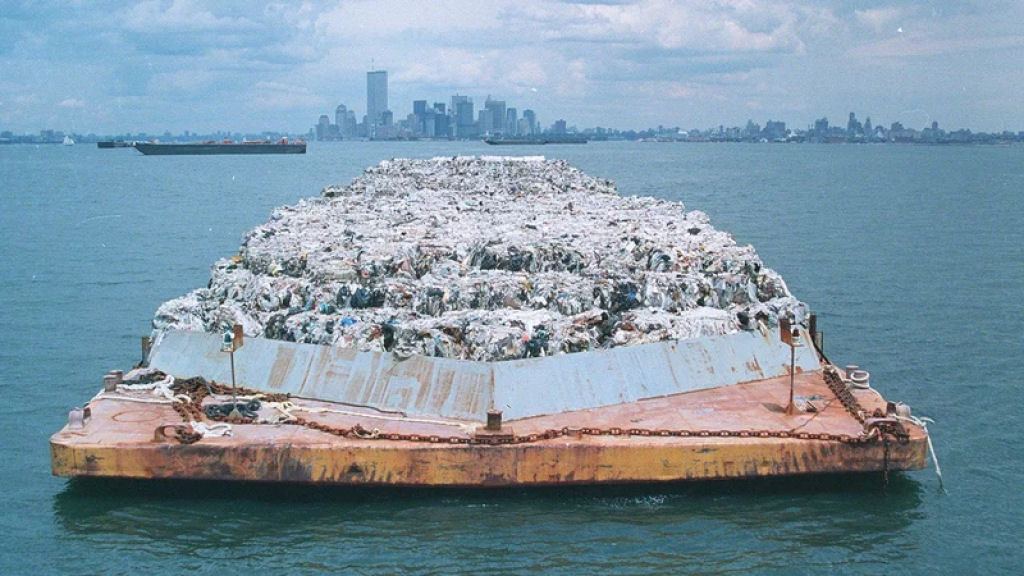 Khian Sea: a barcaa de lixo errante