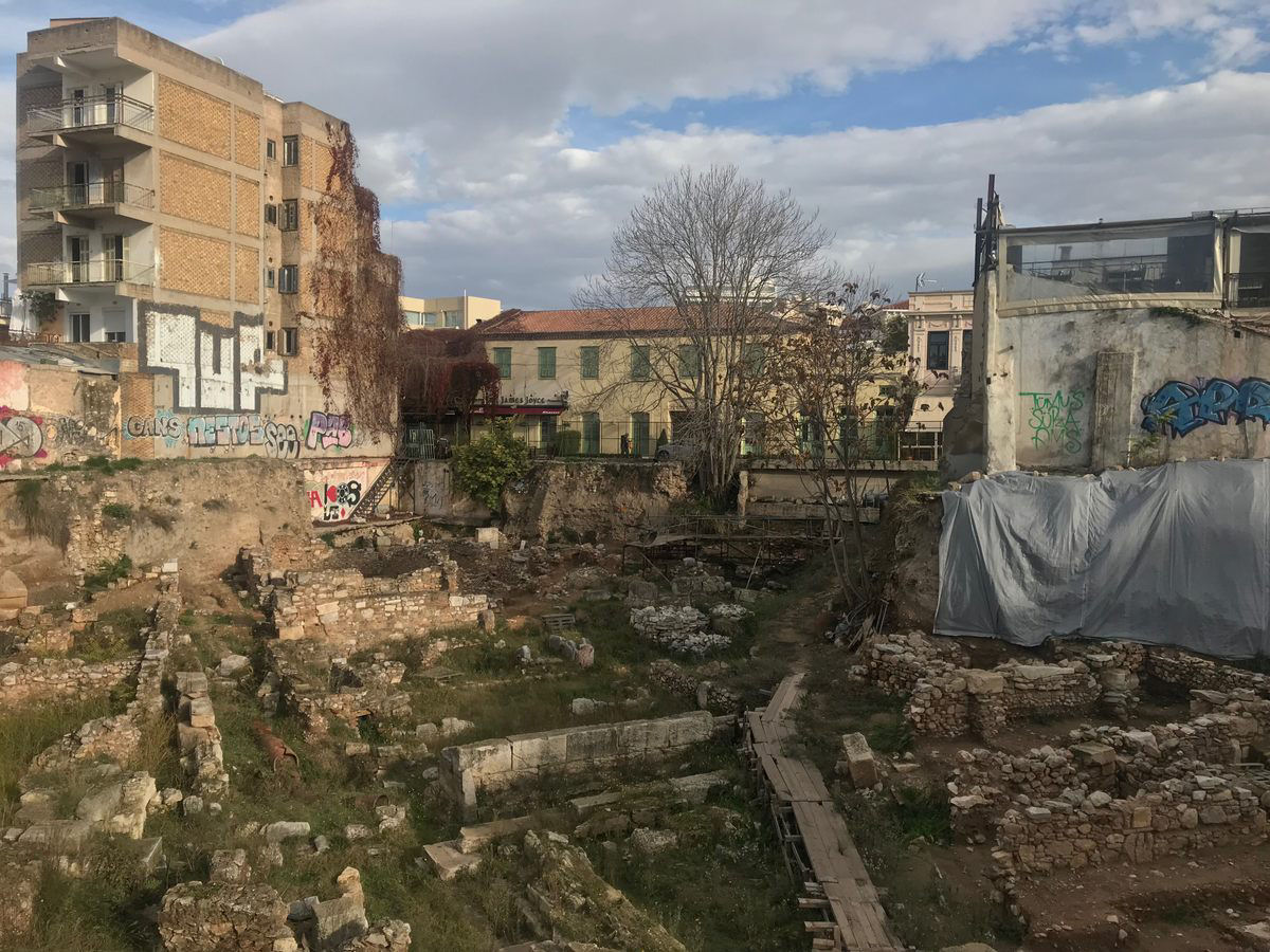 A Ágora ateniense revelada camada por camada abaixo da moderna paisagem urbana de Atenas