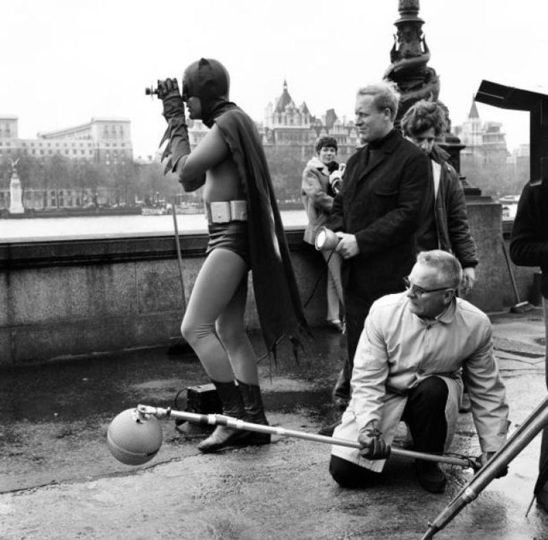 Quando Batman, alm de lutar contra os viles de Gotham, ajudava crianas adorveis a atravessar a rua! 08