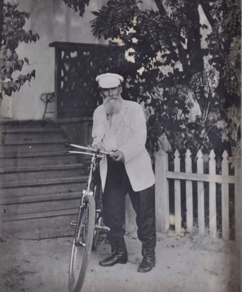 A bicicleta de Tolstói: a história inspiradora de como Leon Tolstói aprendeu a andar de bicicleta aos 67 anos