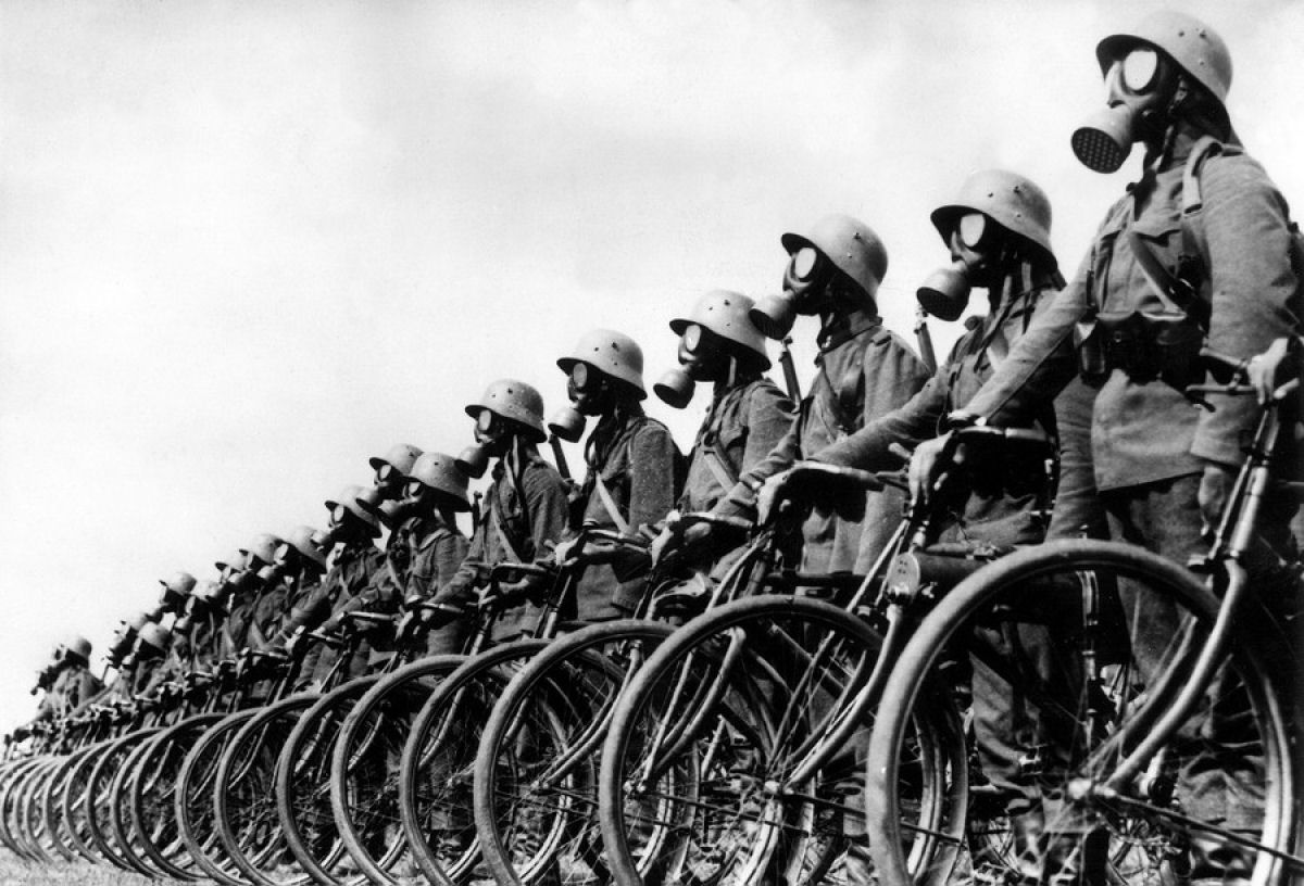 Uma histria ilustrada e quase esquecida das bicicletas na Segunda Guerra Mundial 01