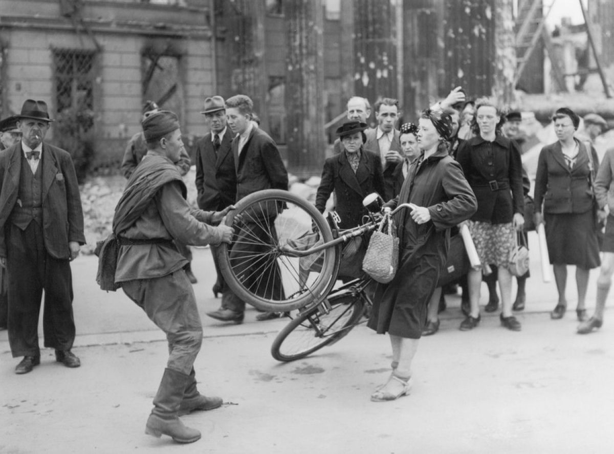Uma histria ilustrada e quase esquecida das bicicletas na Segunda Guerra Mundial 30