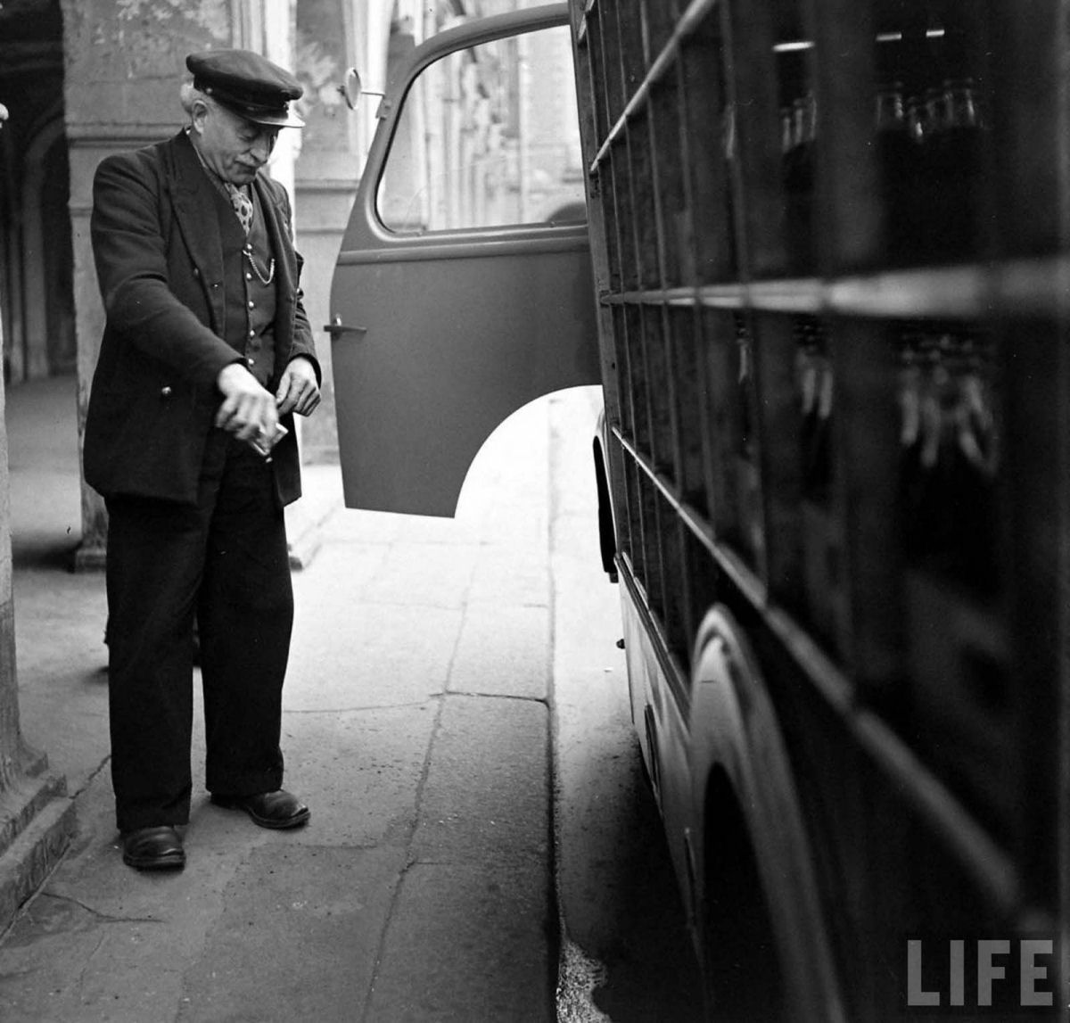 O dia em que a Coca-Cola desembarcou na França, em 1950 17