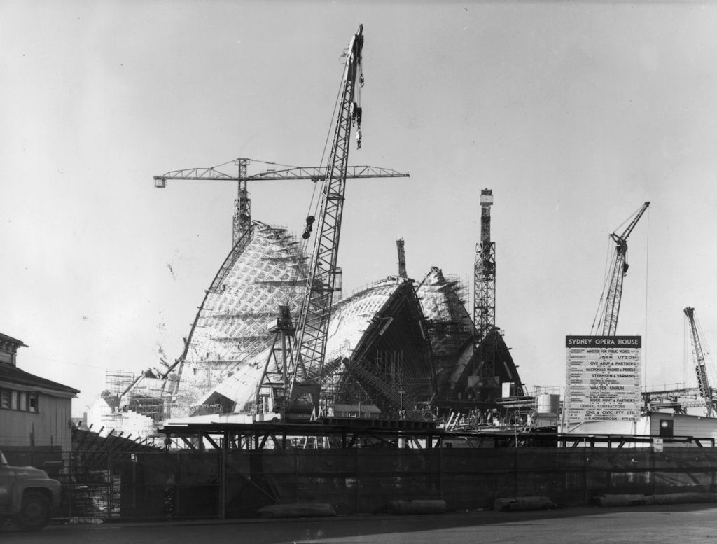 Fotos de marcos famosos enquanto ainda estavam sendo construdos