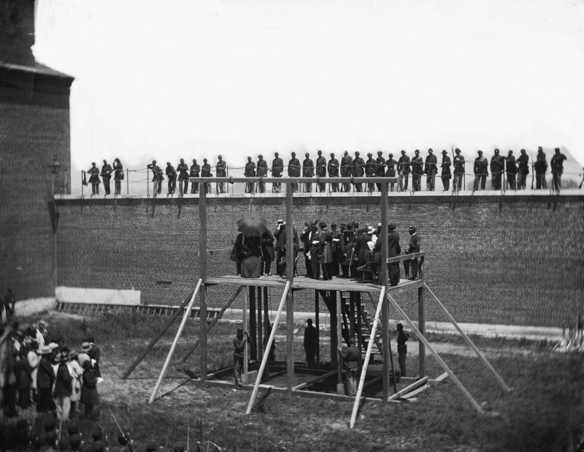 Fotos da execução dos conspiradores no plano de assassinato de Lincoln