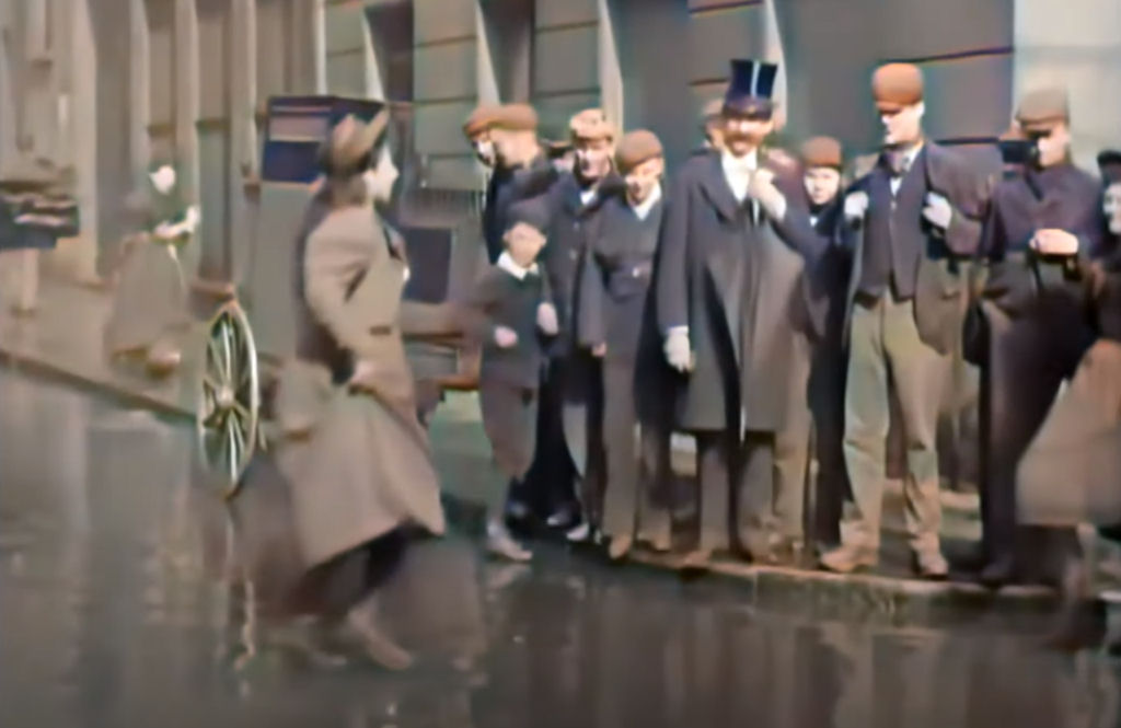Vídeo de dançarinas de rua em Londres, de 1896, foi upscalado a 4K com 60 FPS