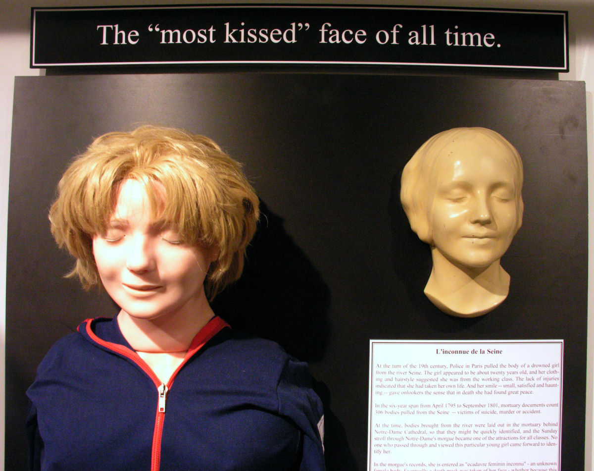 Mona Lisa do Sena, a história da garota mais beijada do mundo