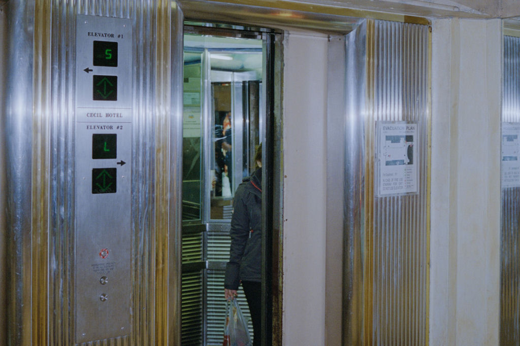 Este assustador vídeo de um elevador foi a única pista para resolver um mistério que terminou em morte