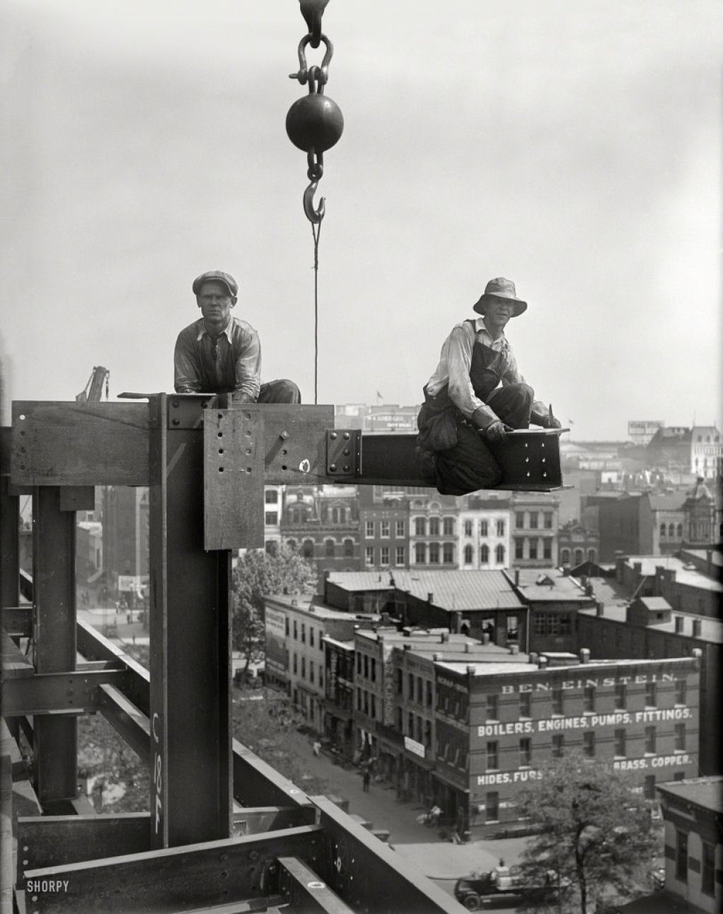 Nervos de aço: os profissionais que escalavam prédios altos para fazer manutenção