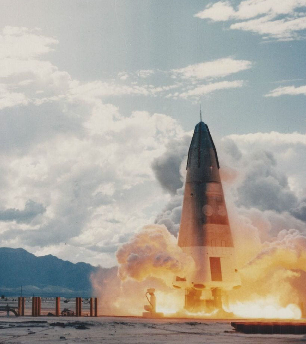 Faz 28 anos, um foguete reutilizável já pousava verticalmente