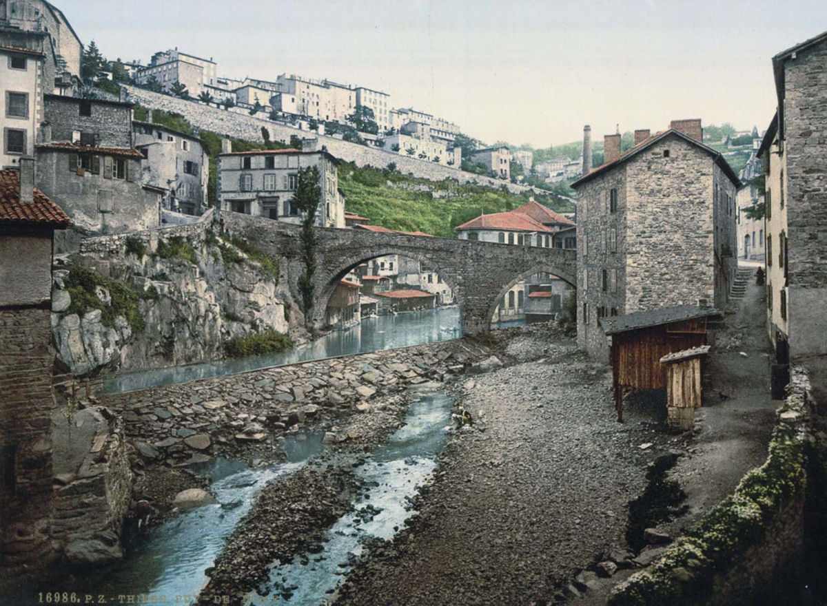 Espetaculares cartões postais em fotocromo mostram a França em cores vibrantes no final do século XIX 05
