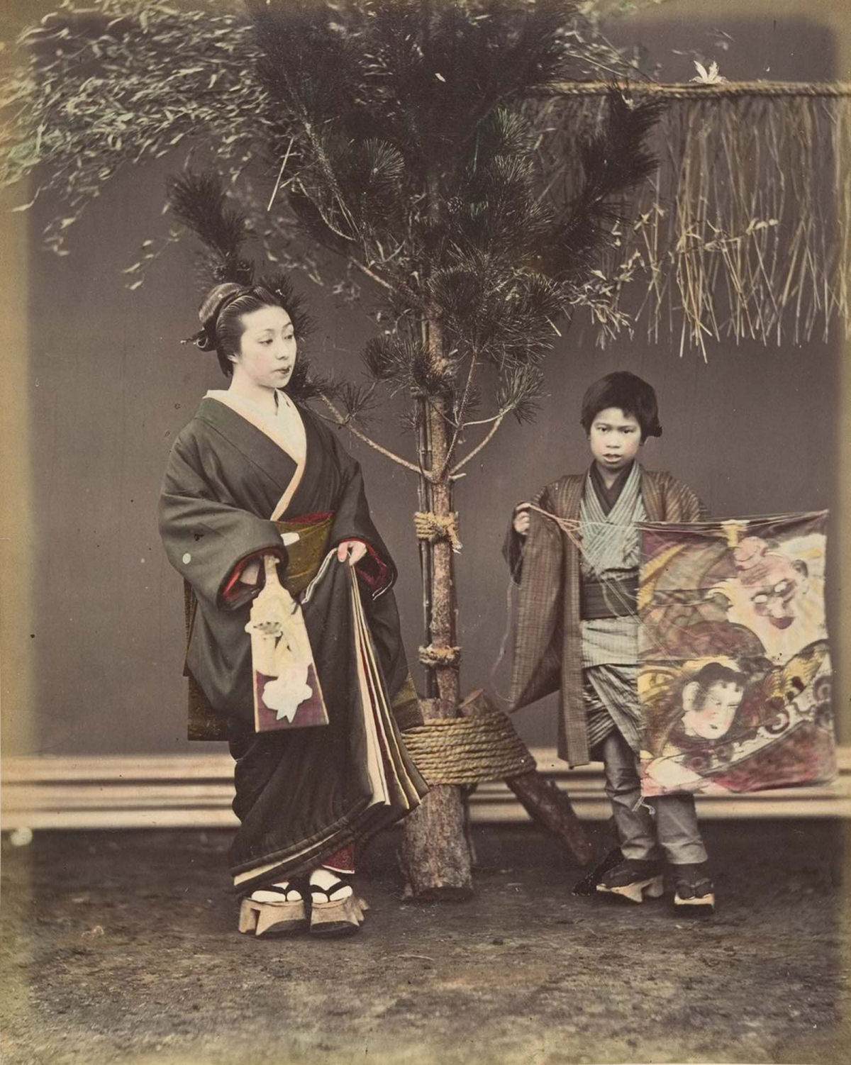 Fotografias colorizadas à mão do Japão à beira da modernidade 15