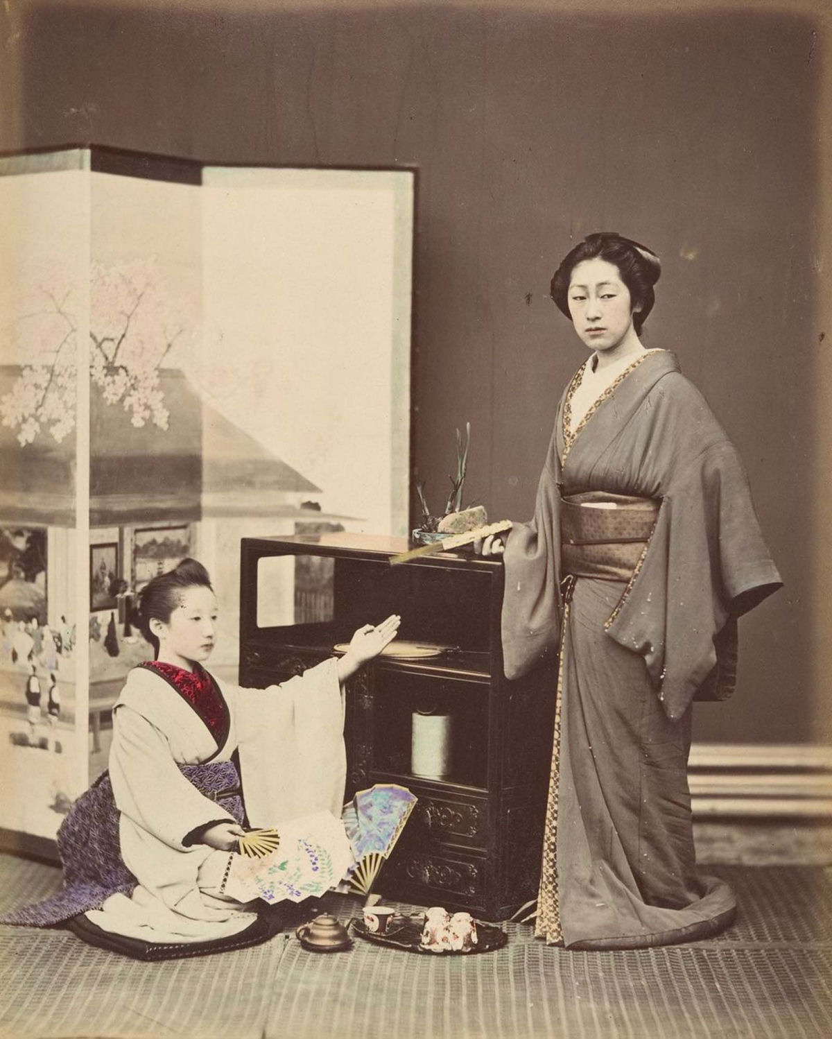 Fotografias colorizadas à mão do Japão à beira da modernidade 18