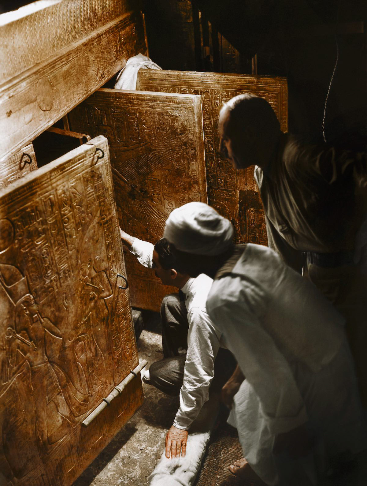 Impressionantes fotografias coloridas da descoberta da tumba de Tutancmon 02