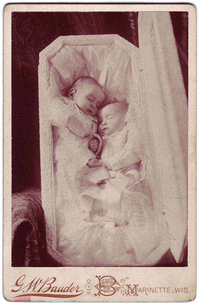 Fotografia post-mortem victoriana: ver a morte nos olhos 30