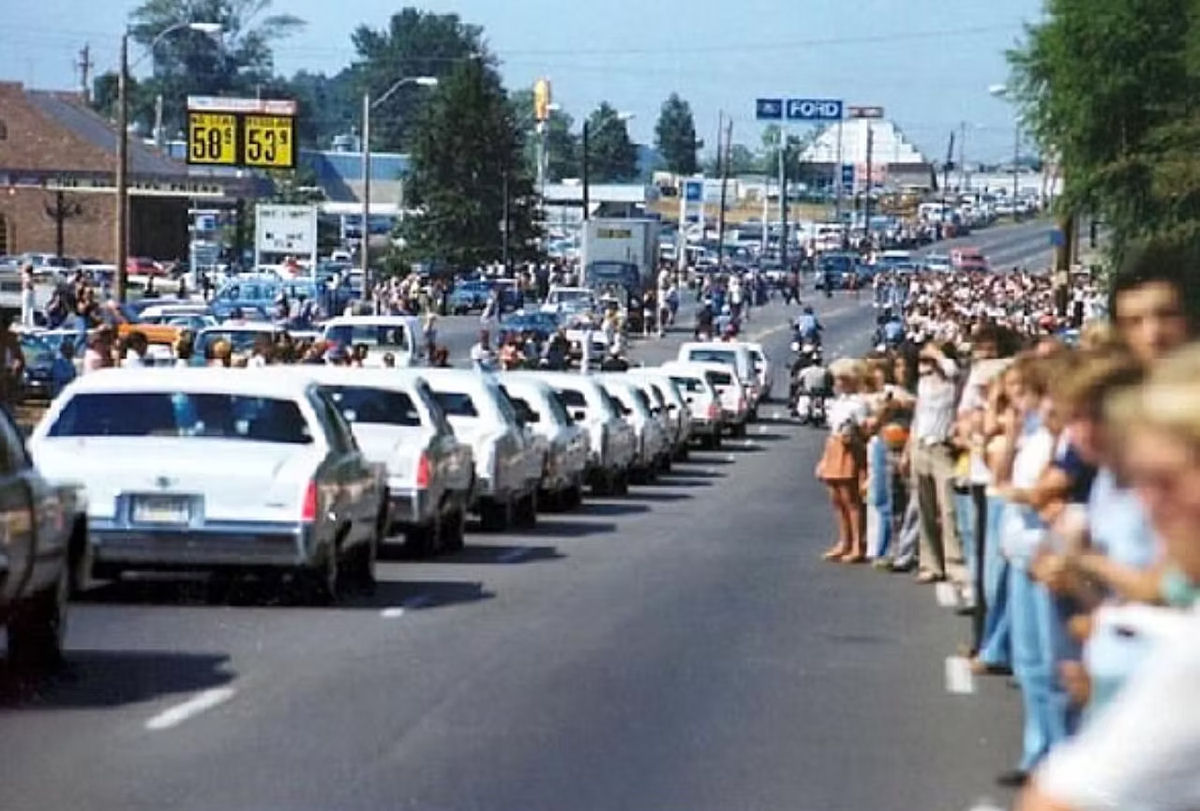 O funeral de Elvis Presley: a tentativa do roubo do cadáver sobre o qual ninguém fala