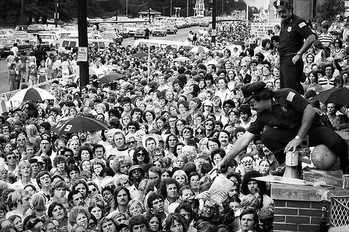 O funeral de Elvis Presley: a tentativa do roubo do cadáver sobre o qual ninguém fala
