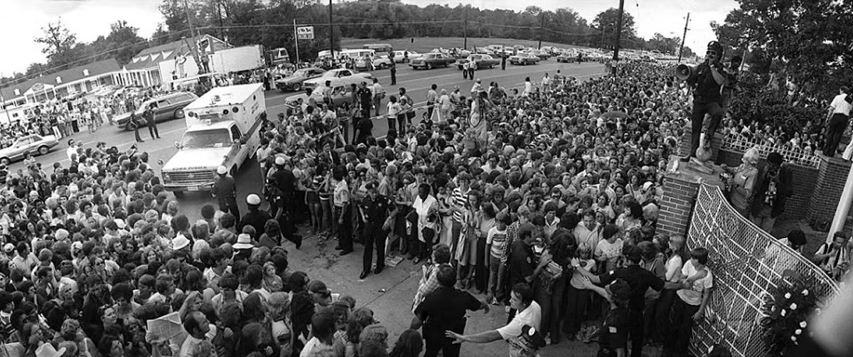 O funeral de Elvis Presley: a tentativa do roubo do cadáver sobre o qual ninguém fala