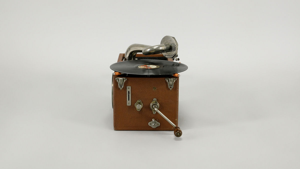 Gramofone-despertador dos anos 30 permitia que as pessoas comeassem o dia com seu disco favorito 10
