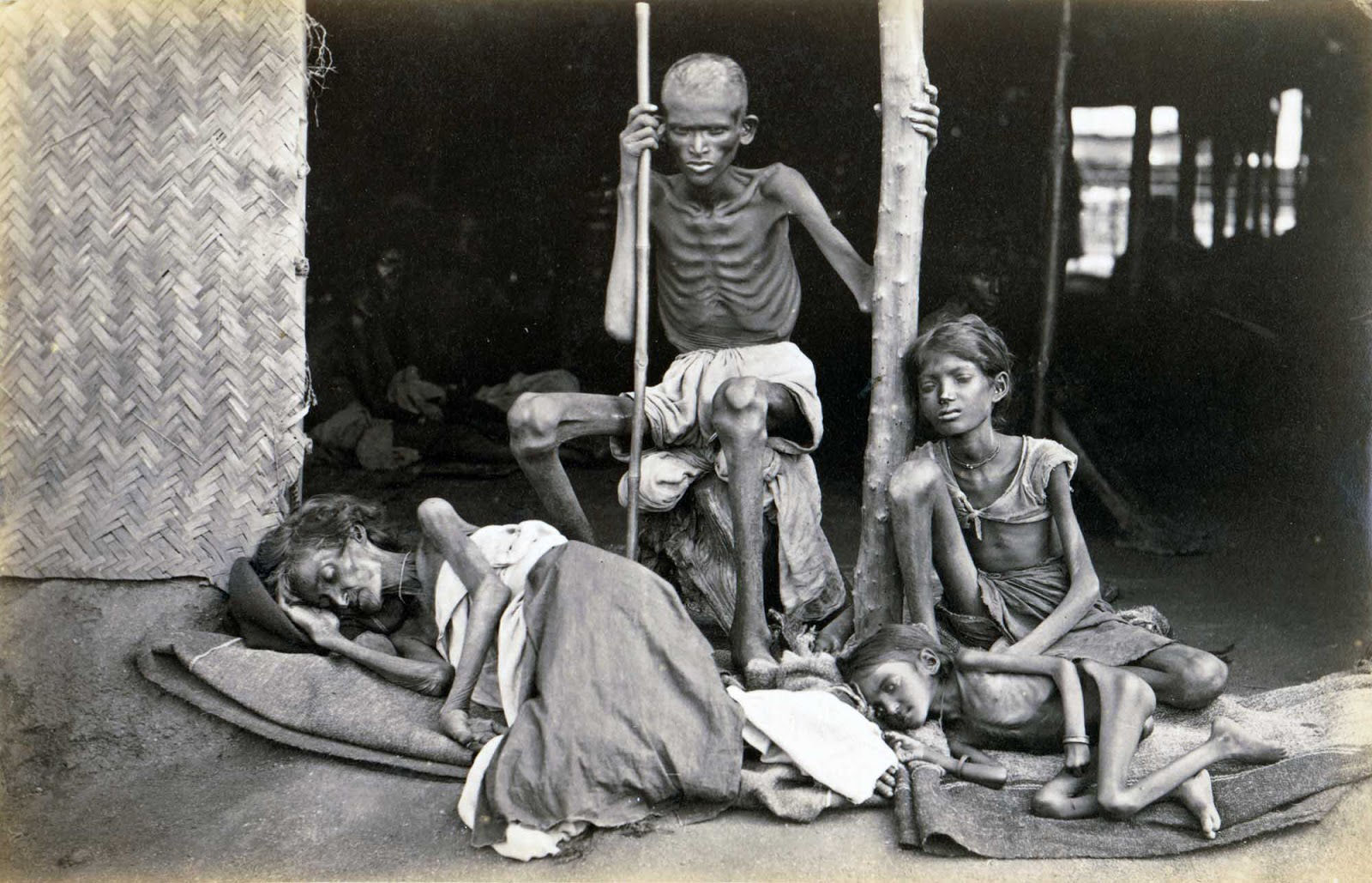 Uma famlia durante a grande fome de Madras na ndia, em 1876