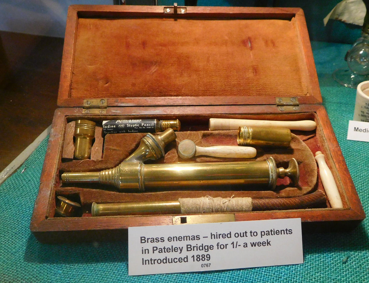 A breve hist�ria constipada do enema