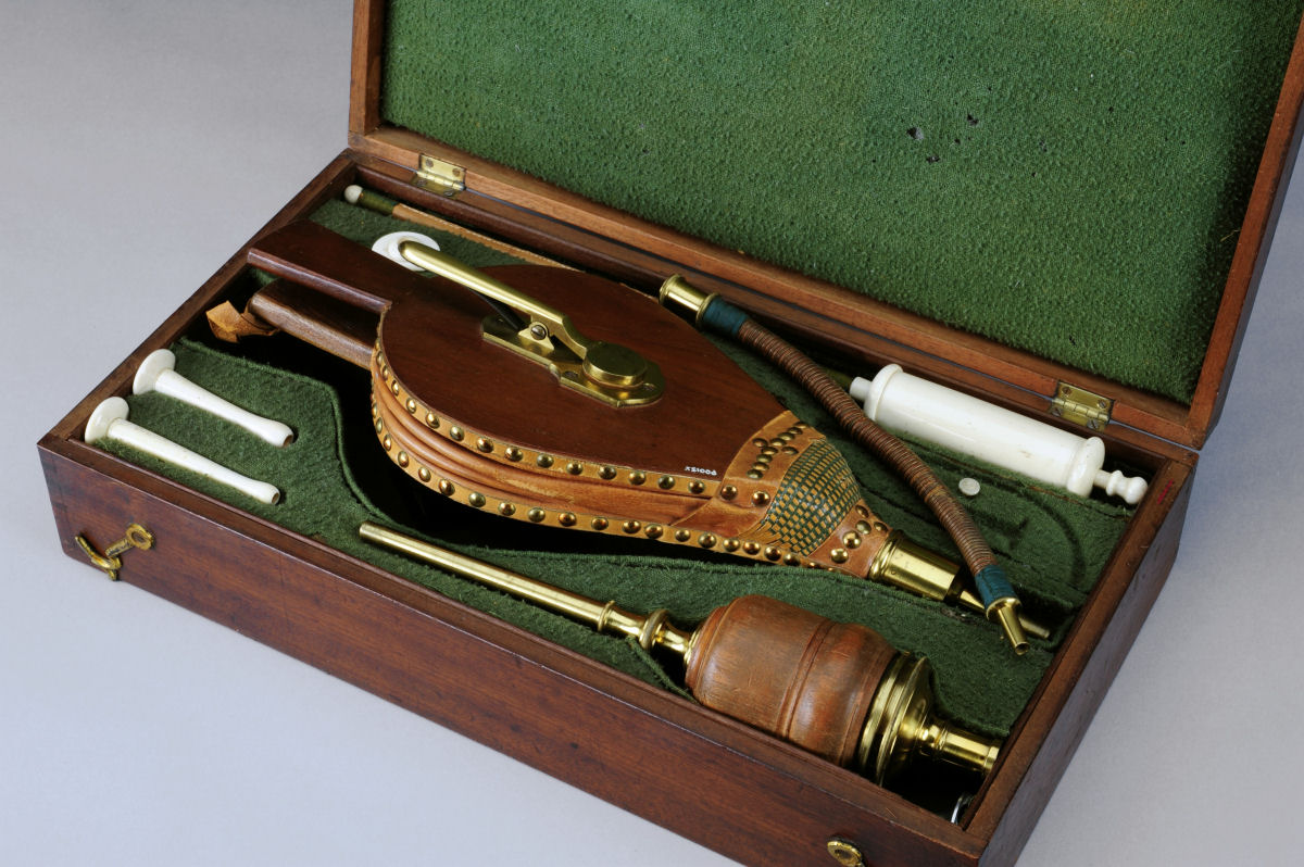 A breve hist�ria constipada do enema