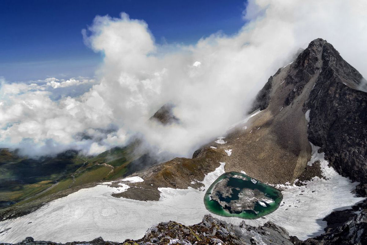 Roopkund: o misterioso Lago dos Esqueletos do Himalaia