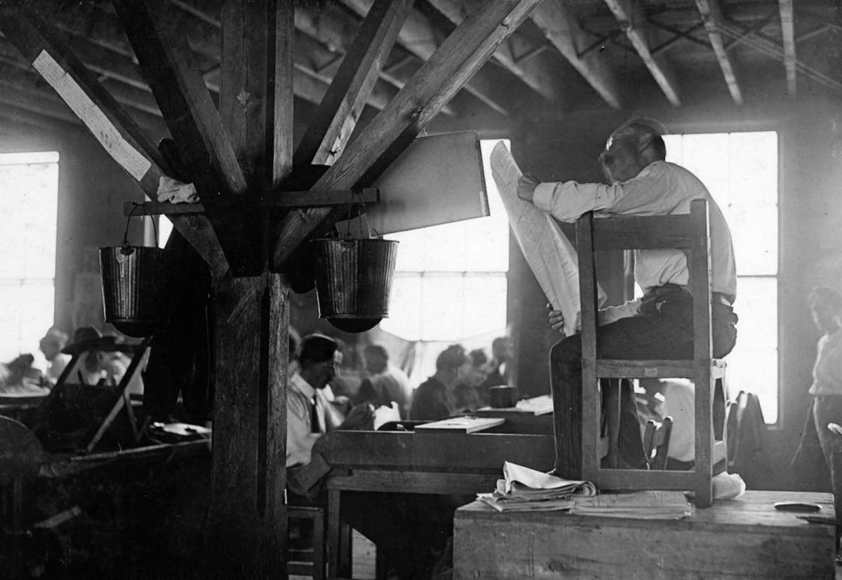 As fbricas de charutos cubanos tinham leitores para entreter os funcionrios