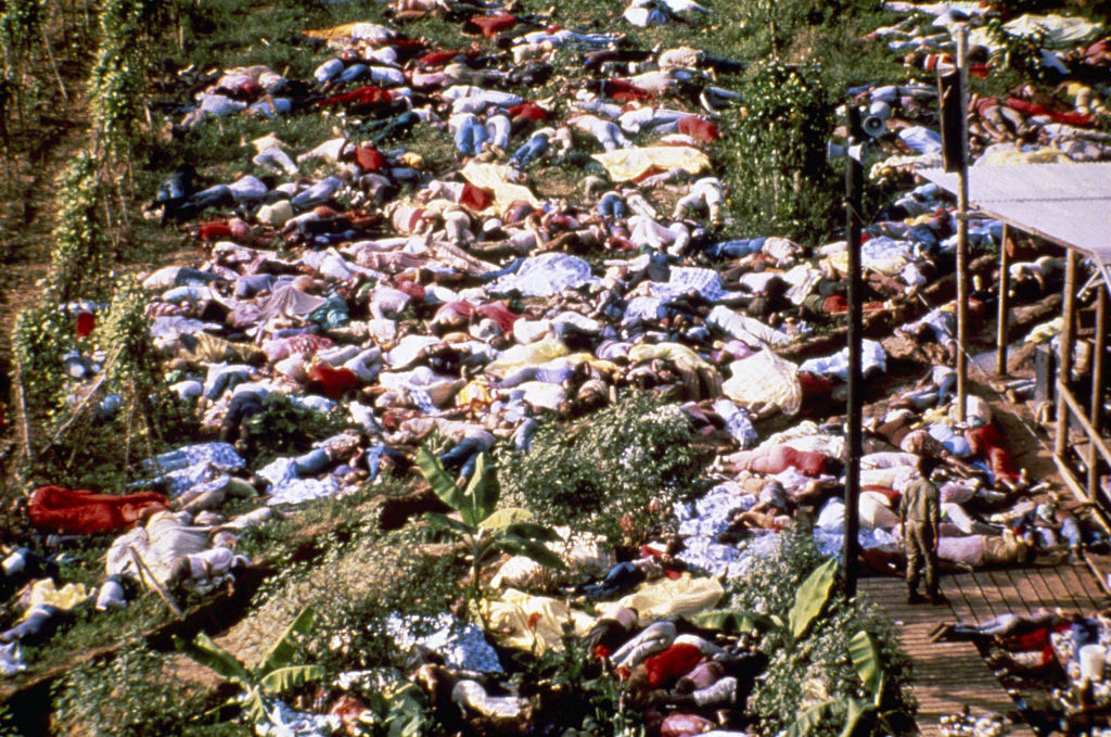 O massacre de Jonestown: a histria da idosa que foi dormir e que acordou rodeada por 900 mortos
