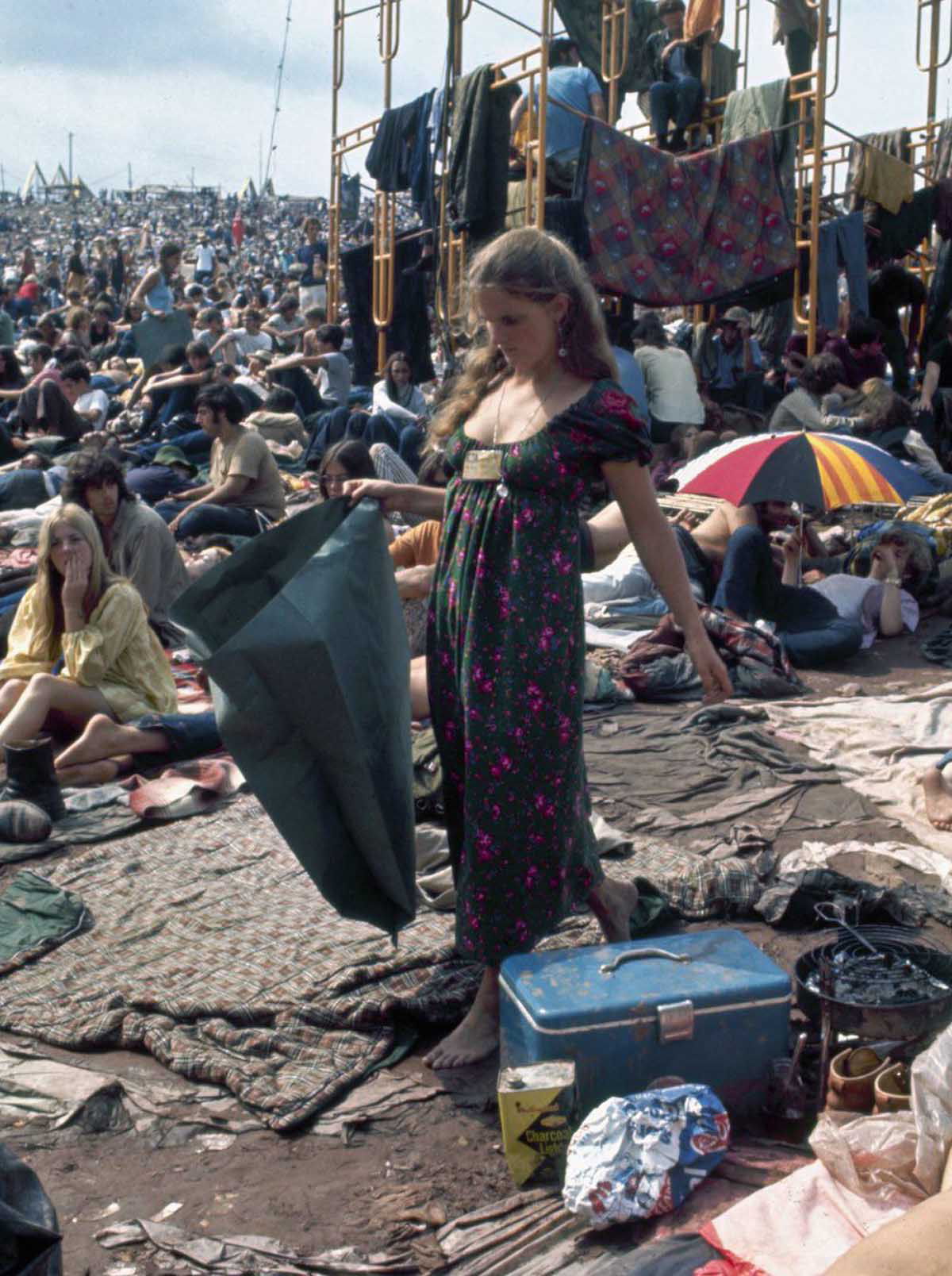 Fotos impressionantes retratam a moda rebelde de Woodstock em 1969 05