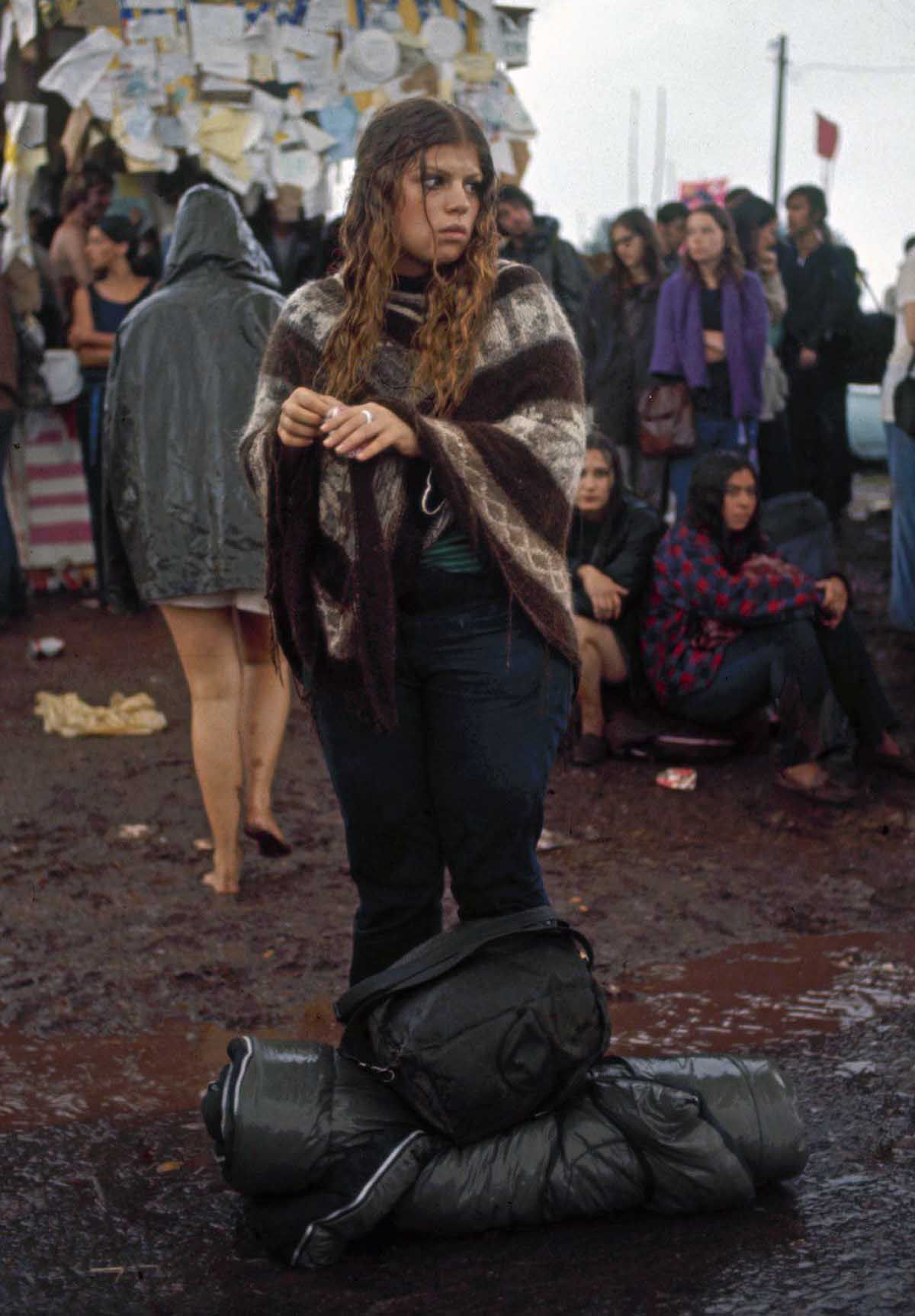 Fotos impressionantes retratam a moda rebelde de Woodstock em 1969 24